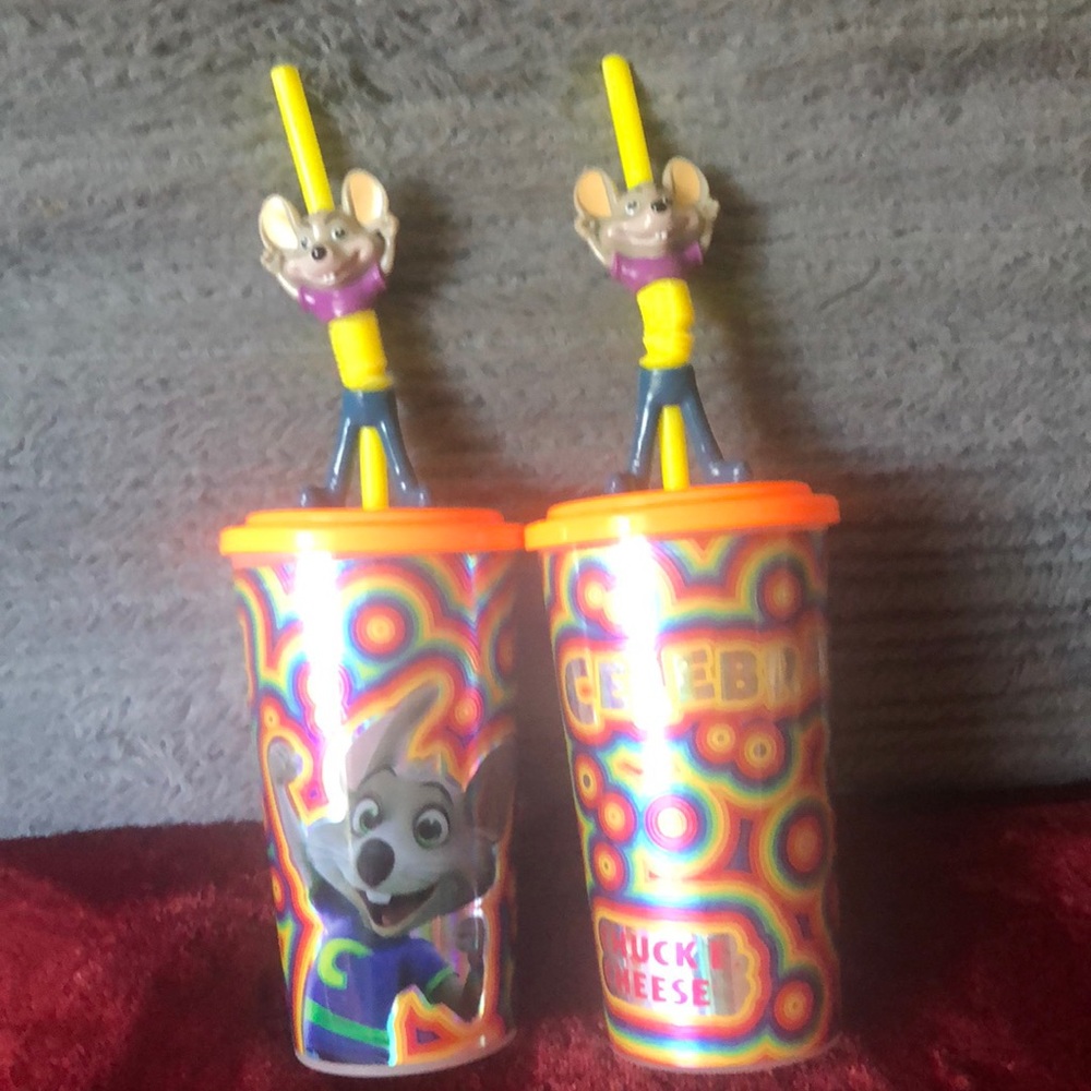 Chuck &cheese kids drink cups